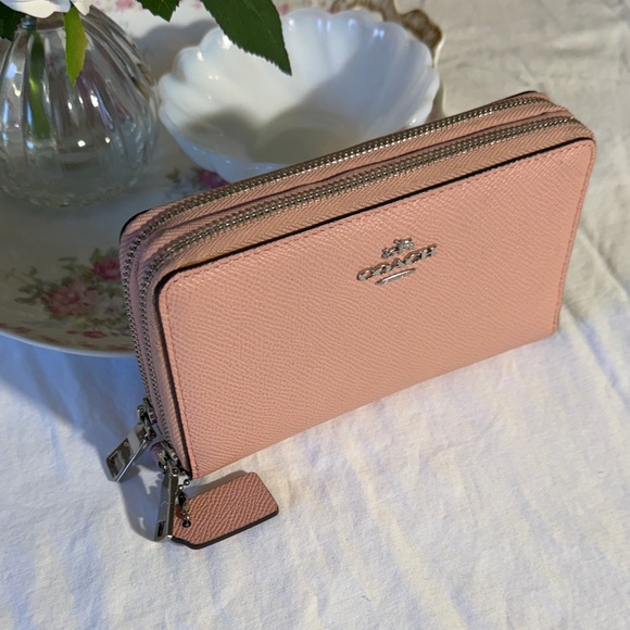 Coach Blush Pink Women's Wallet - Picture 3 of 5